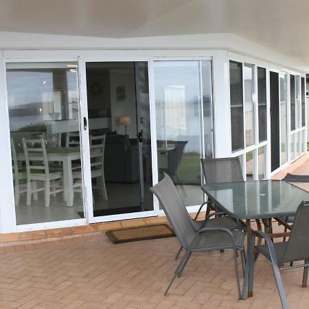 The Clippers 1 Fabulous Waterfront Unit Apartamento Salamander Bay Exterior foto