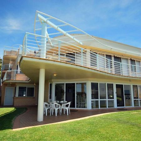 The Clippers 1 Fabulous Waterfront Unit Apartamento Salamander Bay Exterior foto
