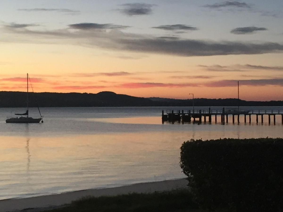 The Clippers 1 Fabulous Waterfront Unit Apartamento Salamander Bay Exterior foto