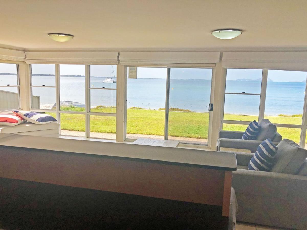 The Clippers 1 Fabulous Waterfront Unit Apartamento Salamander Bay Exterior foto